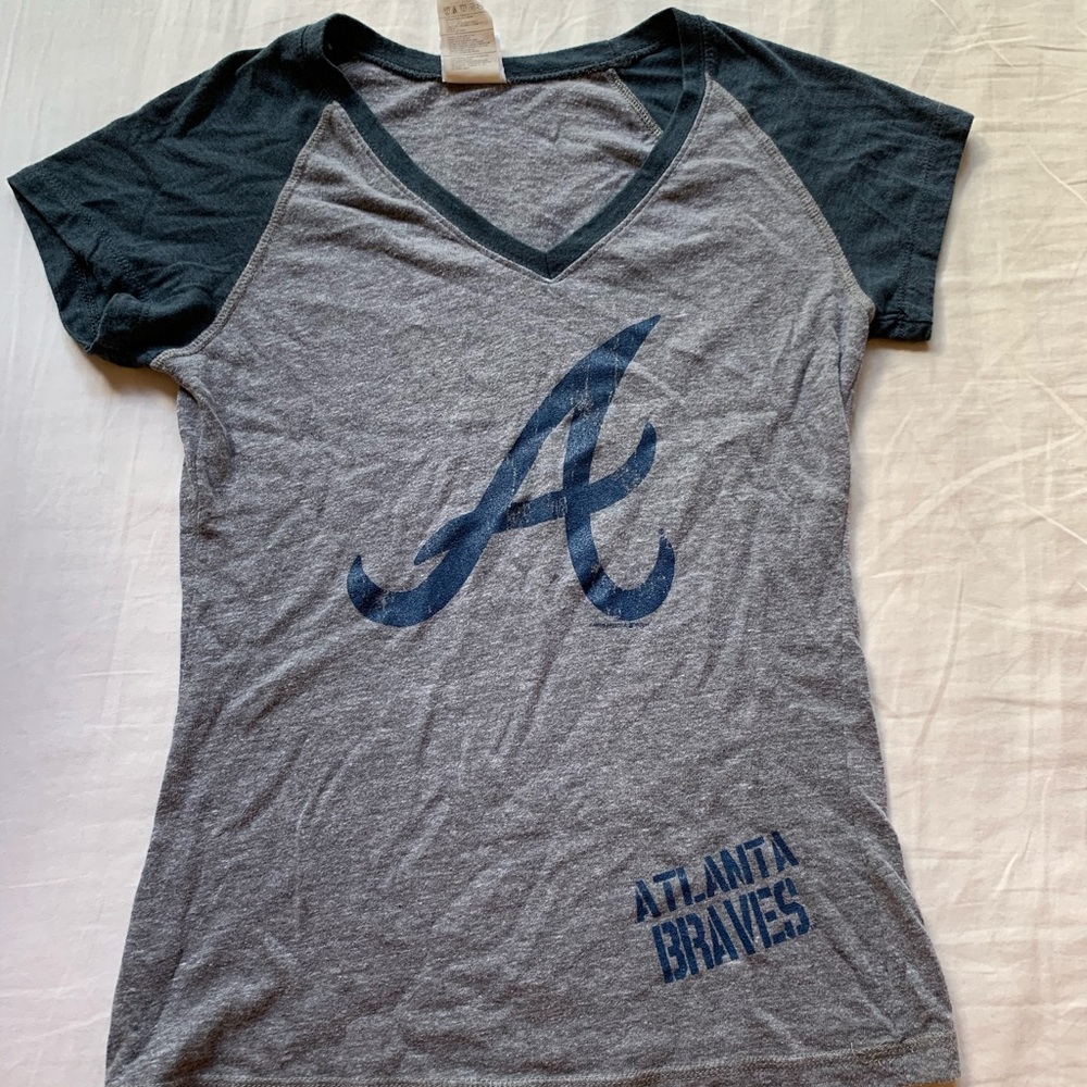 Atlanta Braves V-neck T-shirt